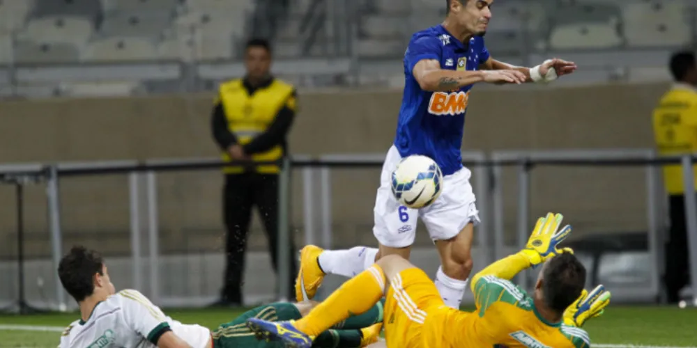 Imagem ilustrativa da imagem Cruzeiro arranca empate com Palmeiras nos acréscimos