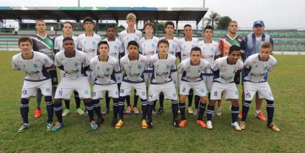 Imagem ilustrativa da imagem Prudentópolis tropeça em casa e se complica no Paranaense Sub-17