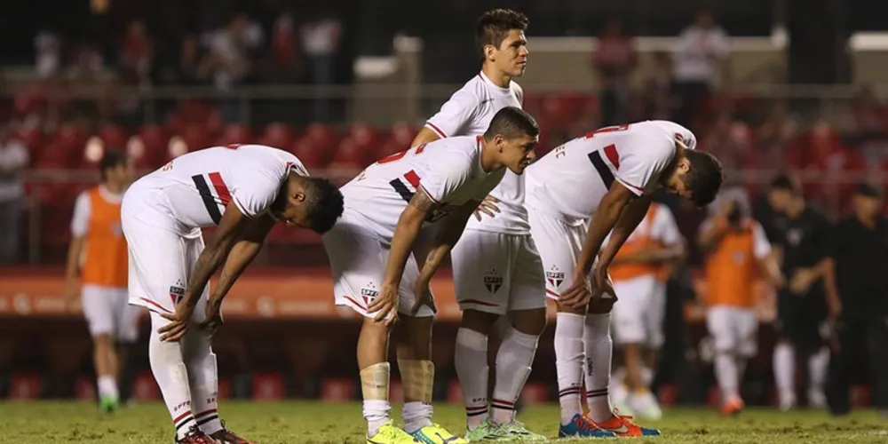 Imagem ilustrativa da imagem São Paulo é eliminado e grandes de SP ficam sem título