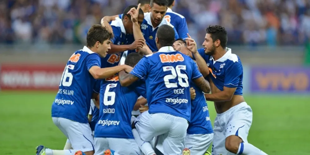 Imagem ilustrativa da imagem Cruzeiro vence no Mineirão e consagra-se Campeão Brasileiro de 2014