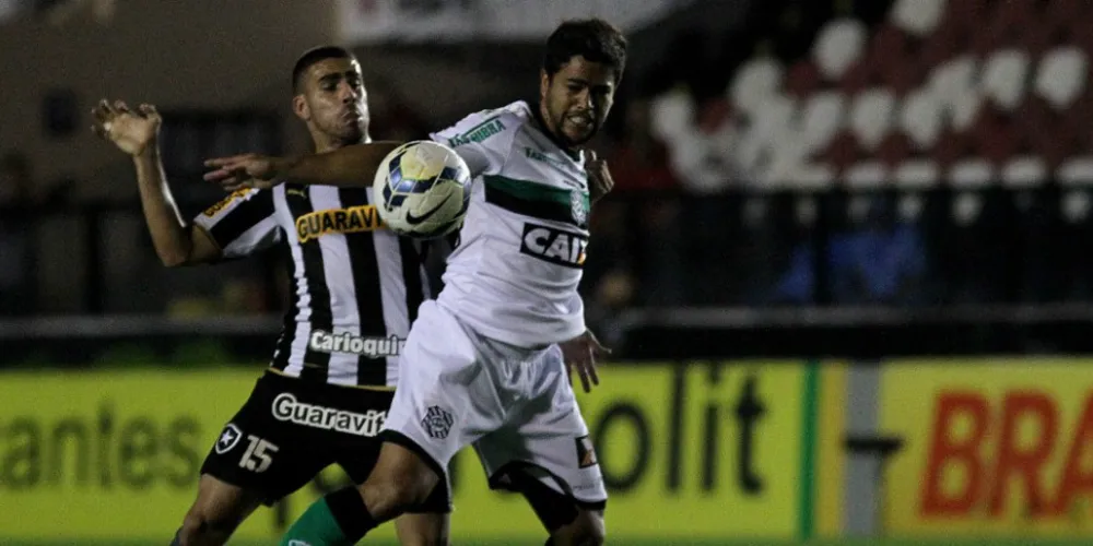 Imagem ilustrativa da imagem Botafogo perde em casa e fica perto da Série B