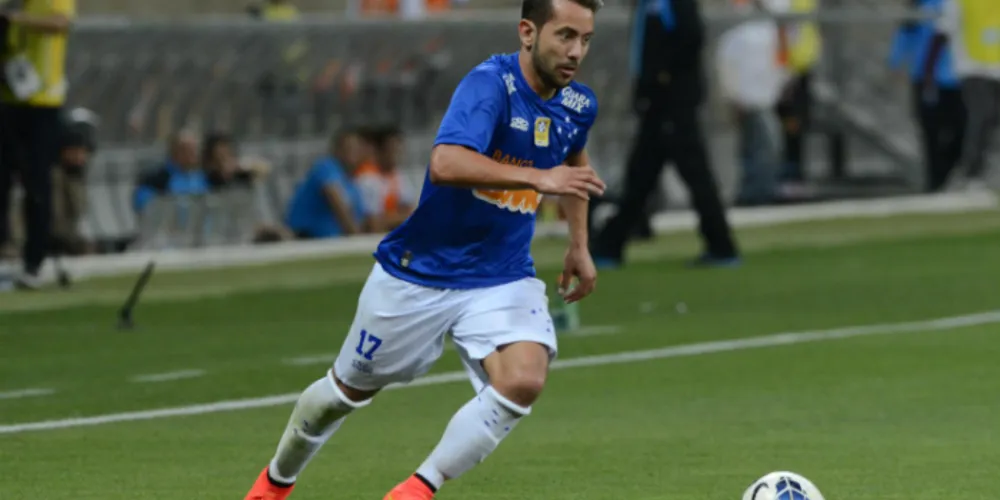 Imagem ilustrativa da imagem Everton Ribeiro é eleito o craque do Brasileirão