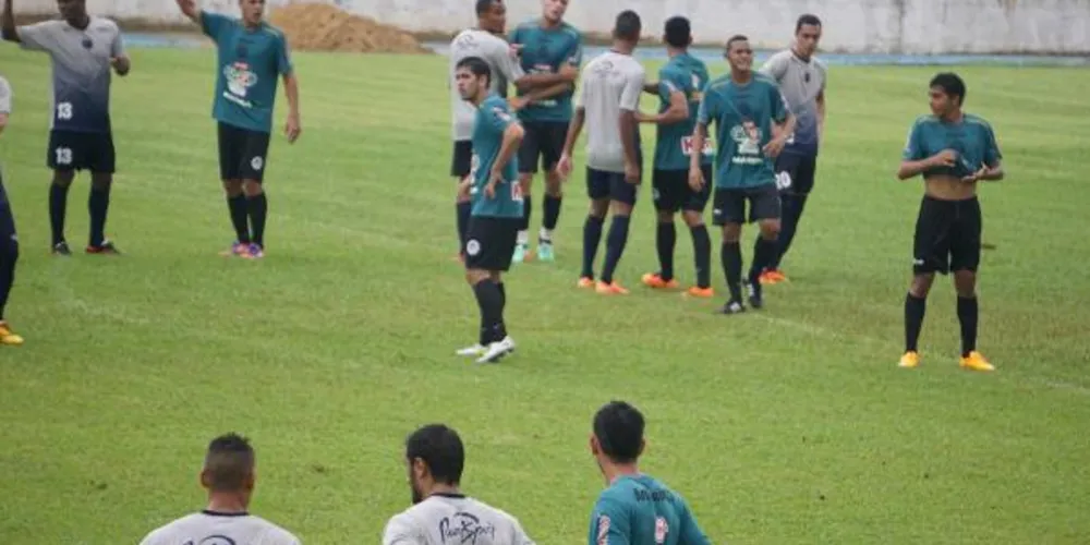 Imagem ilustrativa da imagem Com time modificado, Fantasma bate Guarani em jogo-treino