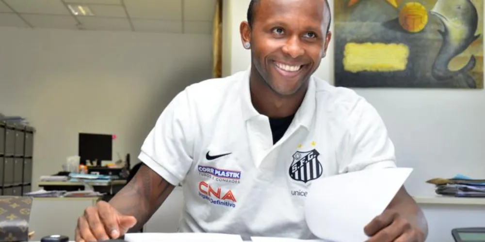 Imagem ilustrativa da imagem Primeiro reforço do ano, Santos acerta empréstimo de Chiquinho