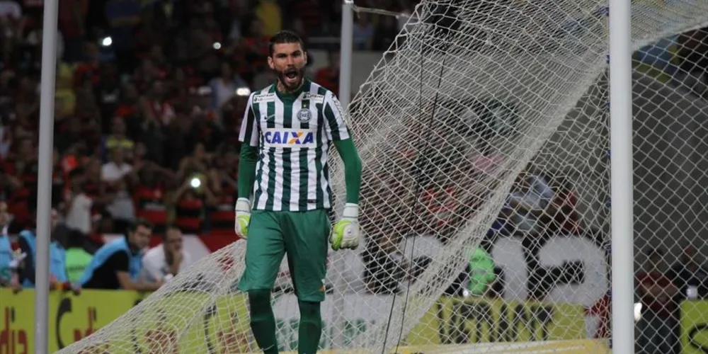 Imagem ilustrativa da imagem Coritiba encaminha venda de Vanderlei ao Santos