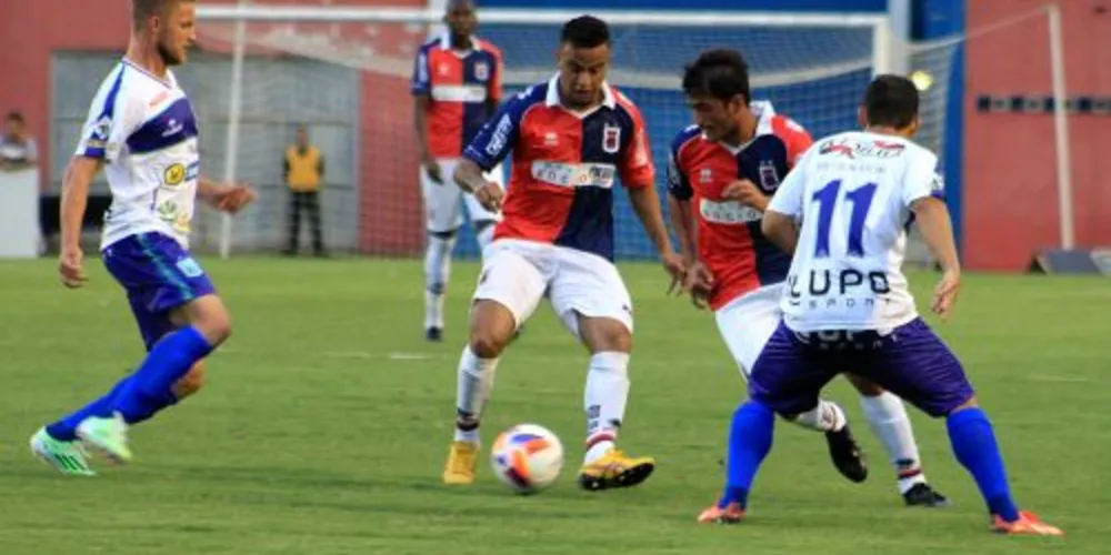 Imagem ilustrativa da imagem Paraná derrota Prudentópolis por 3 a 1 na estreia