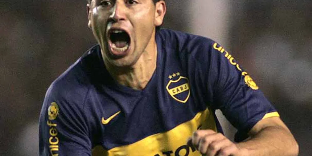 Imagem ilustrativa da imagem Meia Riquelme anuncia aposentadoria do futebol