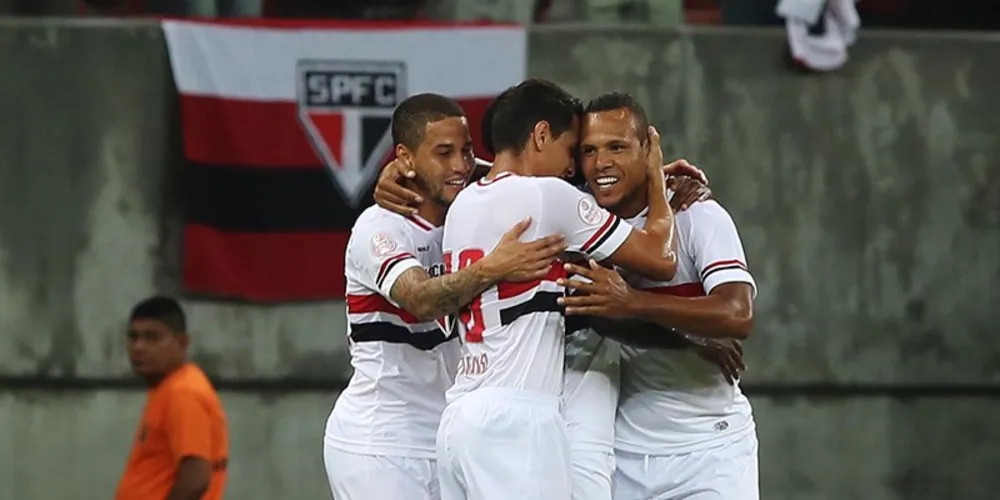 Imagem ilustrativa da imagem São Paulo começa temporada com vitória sobre o Vasco