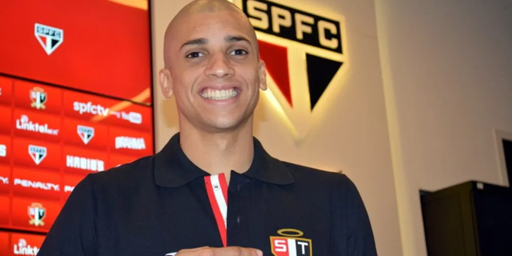 Imagem ilustrativa da imagem São Paulo confirma contratação do zagueiro Dória