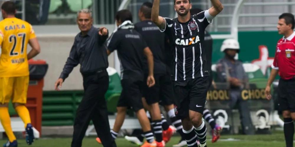 Imagem ilustrativa da imagem Com gol de Danilo, Corinthians vence Palmeiras no primeiro clássico do Allianz Parque