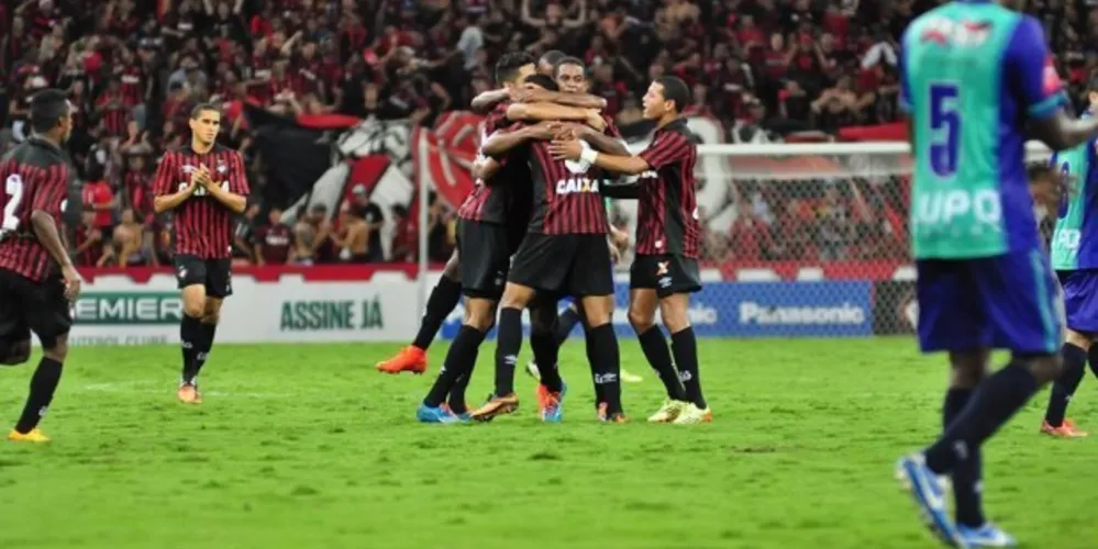 Imagem ilustrativa da imagem Atlético vence e afunda o Prudentópolis