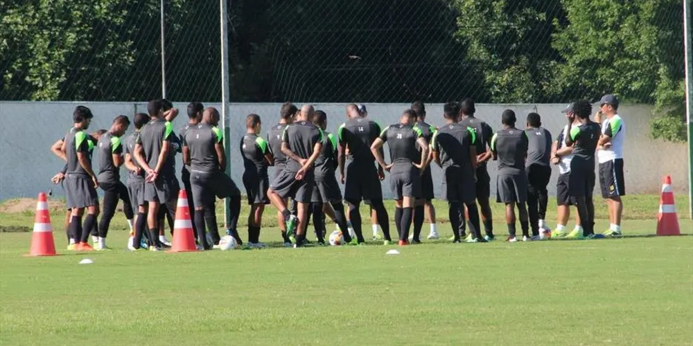 Imagem ilustrativa da imagem Após vencer Operário, Coritiba retoma treinamentos
