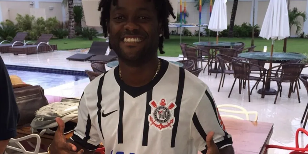 Imagem ilustrativa da imagem Corinthians assina com Vagner Love para temporada 2015