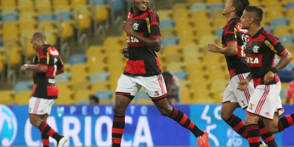 Imagem ilustrativa da imagem Flamengo goleia o Barra Mansa e é vice-líder