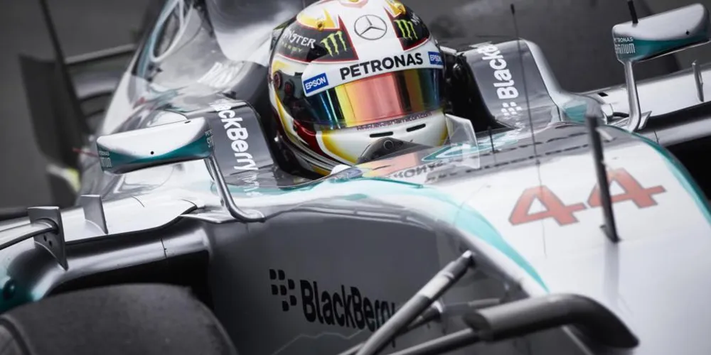 Imagem ilustrativa da imagem Hamilton supera Massa e lidera testes em Barcelona