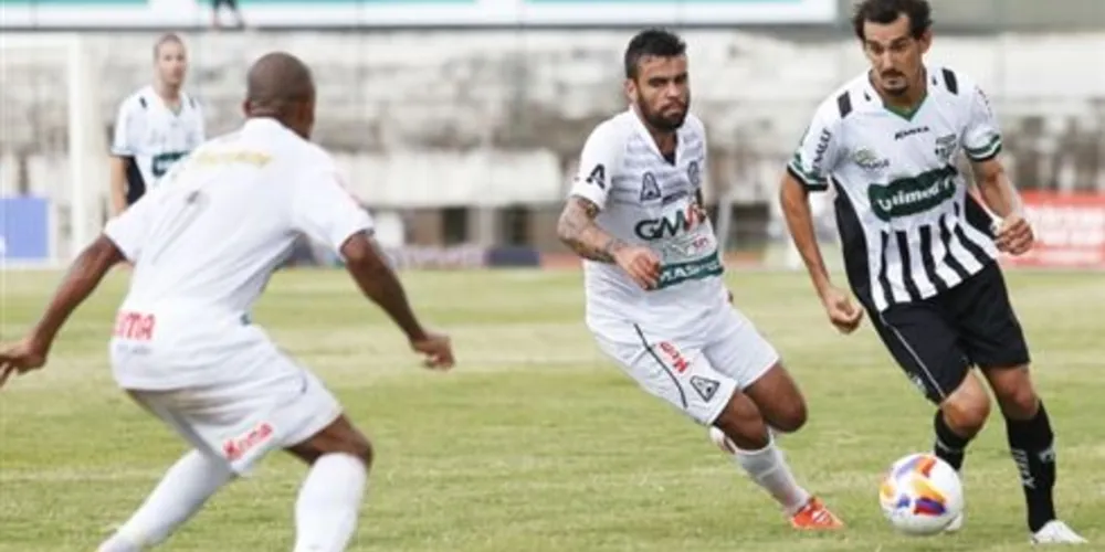 Imagem ilustrativa da imagem Fantasma empata fora de casa na estreia do Paranaense