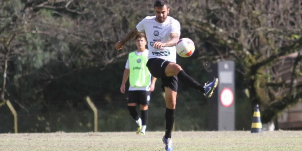 Imagem ilustrativa da imagem Operário briga pela liderança do Paranaense