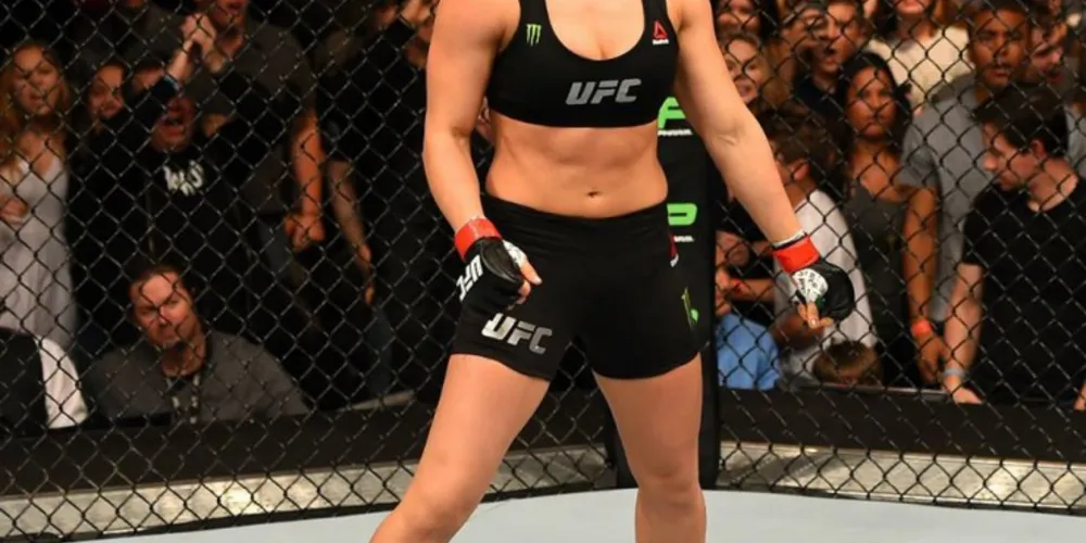 Imagem ilustrativa da imagem Ronda Rousey vence em apenas 14s e pede luta contra brasileira