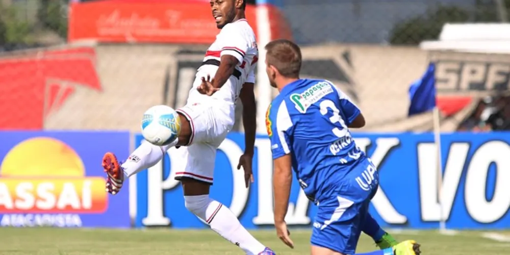 Imagem ilustrativa da imagem Em duelo 'amarrado', São Paulo fica no empate com o Rio Claro