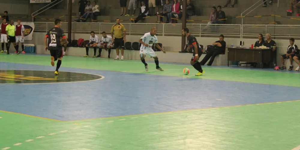 Imagem ilustrativa da imagem Caramuru é campeão do quadrangular regional