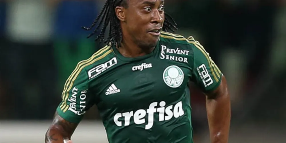 Imagem ilustrativa da imagem Arouca comemora vitória na estreia pelo Palmeiras