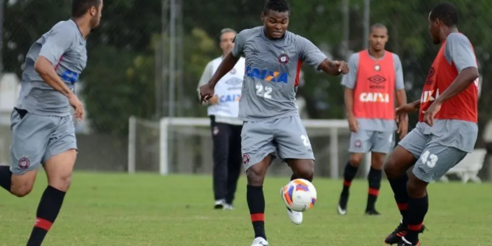 Imagem ilustrativa da imagem Após goleada, Atlético volta a treinar buscando classificação