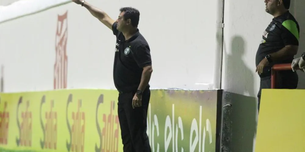 Imagem ilustrativa da imagem Marquinhos Santos completa 100 jogos à frente do Coxa