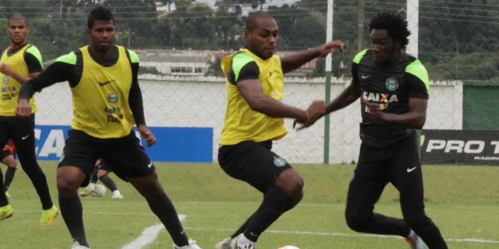 Imagem ilustrativa da imagem Coritiba pensa em alternativas para superar desfalques