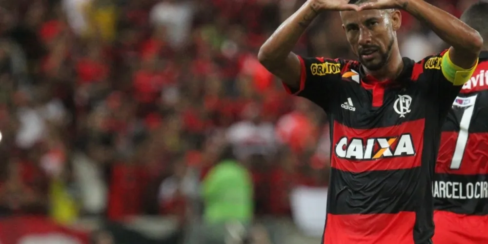 Imagem ilustrativa da imagem Léo Moura fala de emoção na despedida