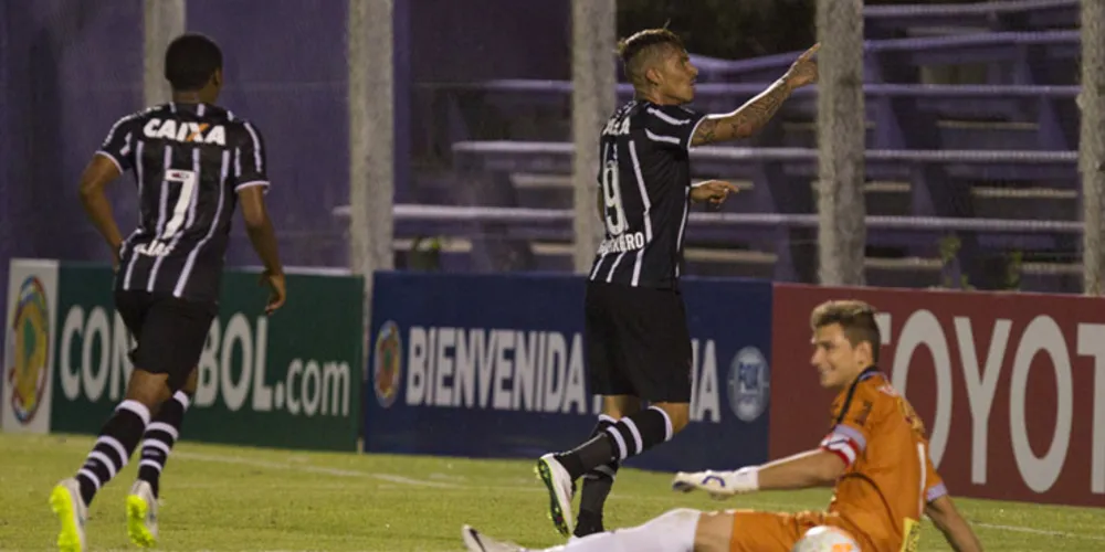 Imagem ilustrativa da imagem Corinthians vence Danubio e encaminha vaga