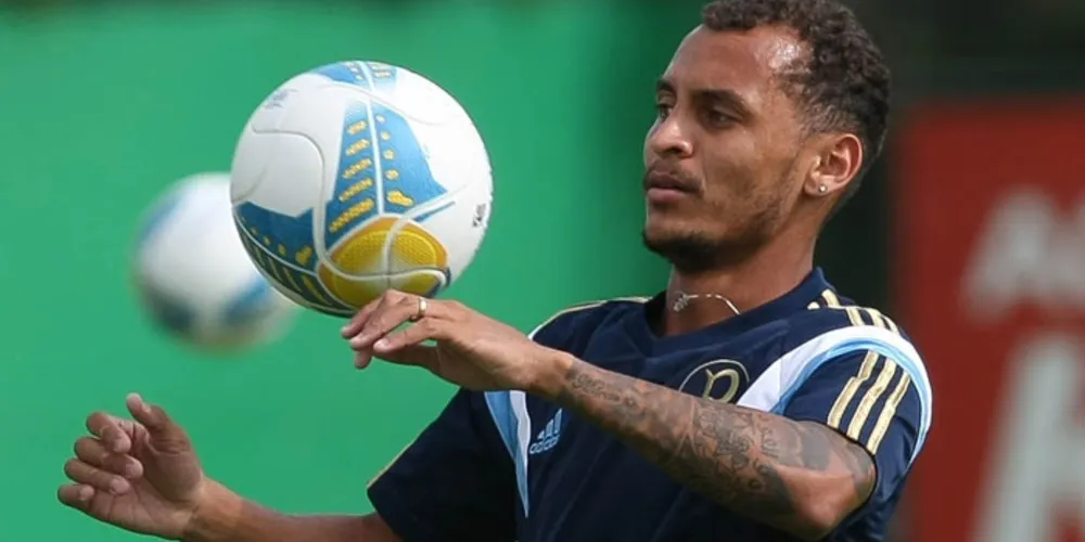 Imagem ilustrativa da imagem Recuperado, Alan Patrick pode ser novidade do Palmeiras no clássico
