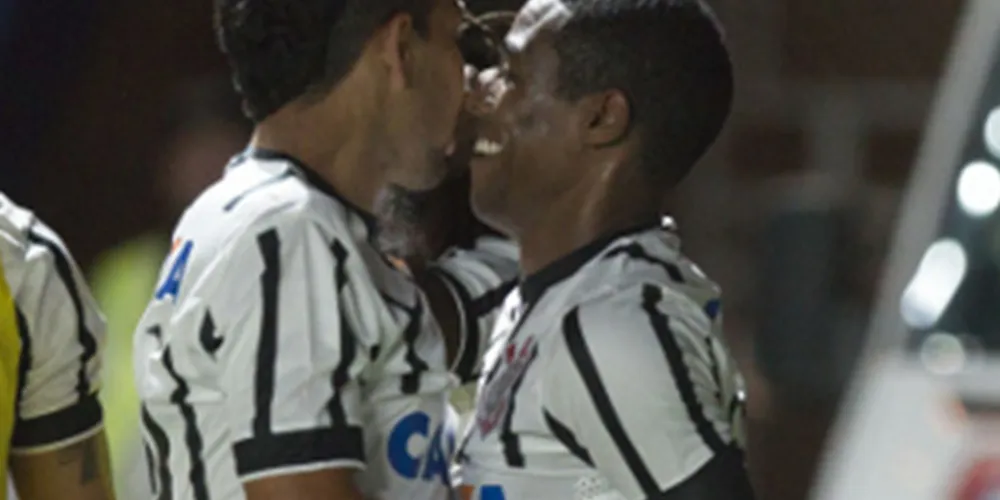 Imagem ilustrativa da imagem Petros vê adversários preocupados com o Corinthians