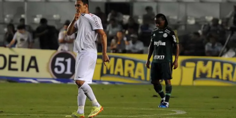 Imagem ilustrativa da imagem De virada, Santos vence Palmeiras na Vila Belmiro