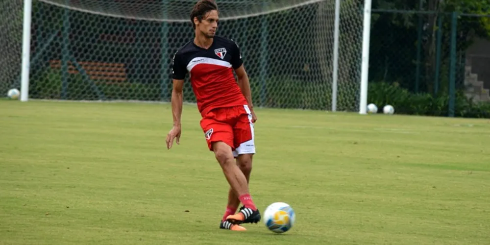 Imagem ilustrativa da imagem Muricy convoca 17 jogadores para duelo no Morumbi