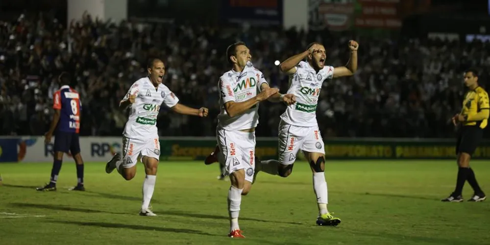 Imagem ilustrativa da imagem Operário atropela o Paraná e garante vaga nas semifinais
