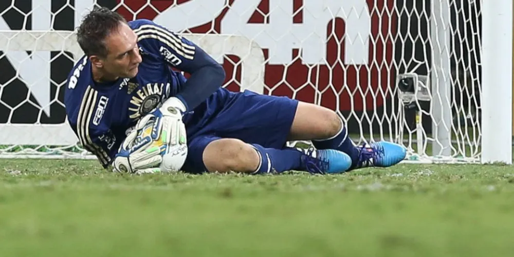 Imagem ilustrativa da imagem Nos pênaltis, Palmeiras vence Corinthians e avança à final do Paulistão
