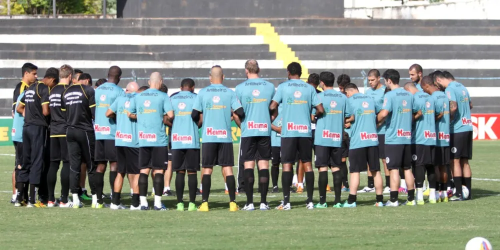 Imagem ilustrativa da imagem Operário recebe Paraná Clube em jogo decisivo