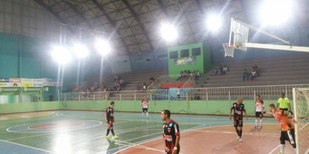 Imagem ilustrativa da imagem Keima Futsal vence jogo-treino em Irati