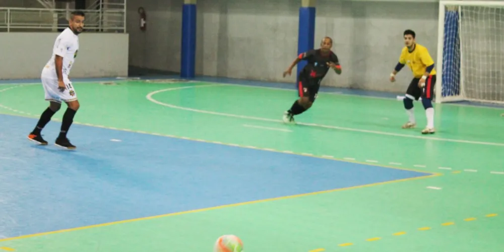 Imagem ilustrativa da imagem Caramuru Futsal vence ACF fora de casa