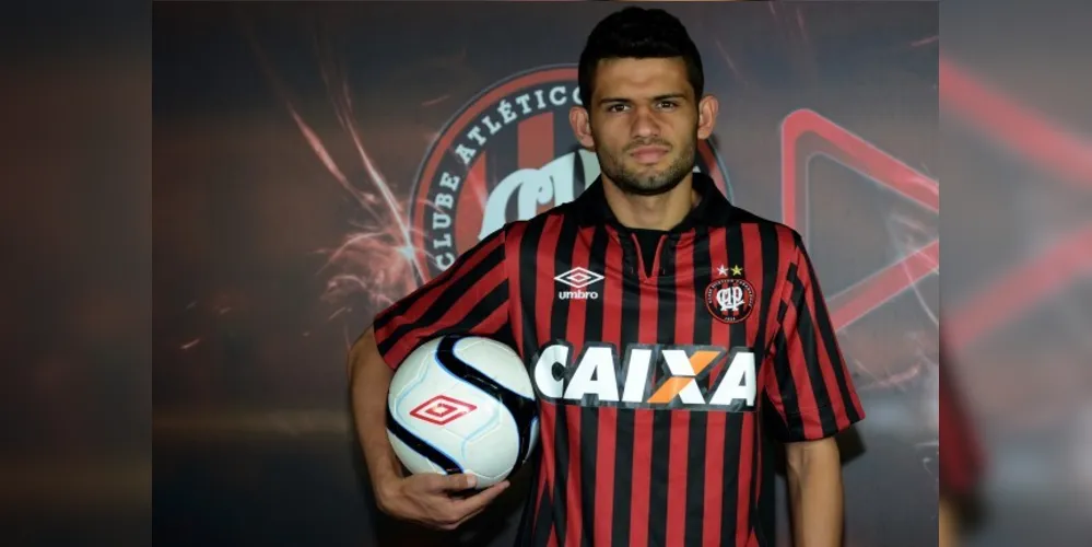Imagem ilustrativa da imagem Atlético-PR confirma reforço do volante Jadson, da Udinese