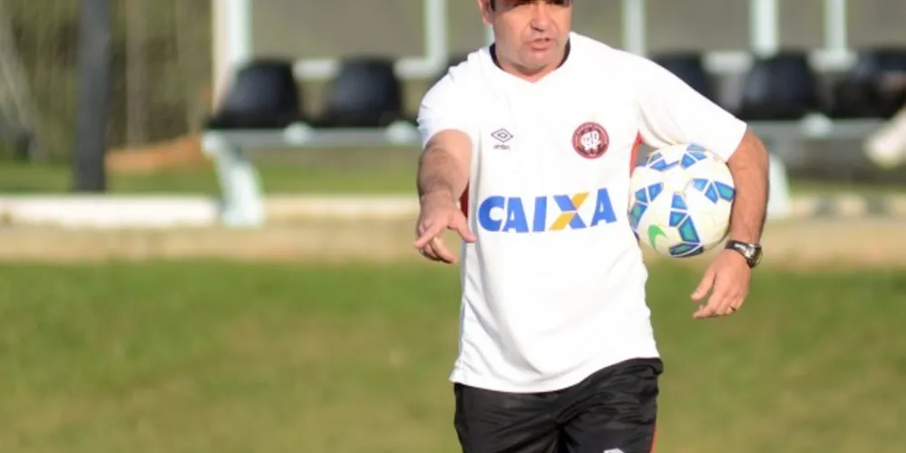 Imagem ilustrativa da imagem Atlético-PR luta contra o Remo por vaga na segunda fase
