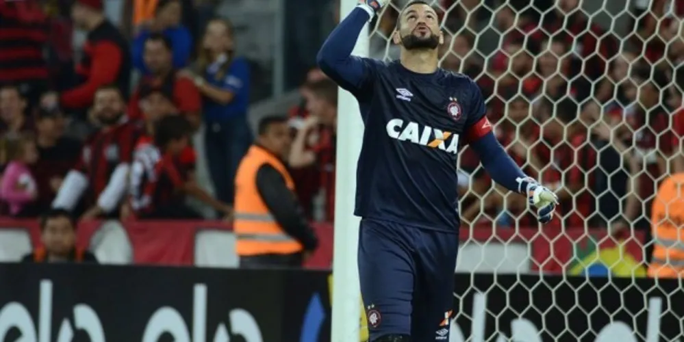 Imagem ilustrativa da imagem Nos pênaltis, Atlético-PR vence e elimina o Remo