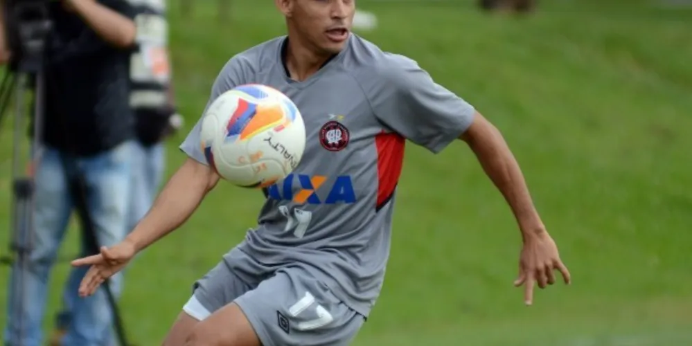 Imagem ilustrativa da imagem Atlético-PR pode garantir permanência na elite neste sábado