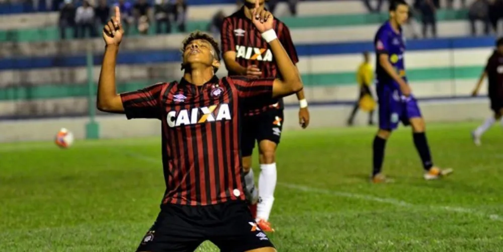 Imagem ilustrativa da imagem Atlético goleia o Prude e se garante na elite