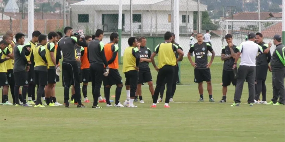 Imagem ilustrativa da imagem Coritiba se reapresenta nesta terça de olho no Operário