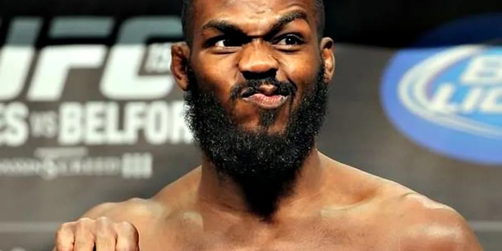 Imagem ilustrativa da imagem Jon Jones é punido e perde o cinturão do UFC