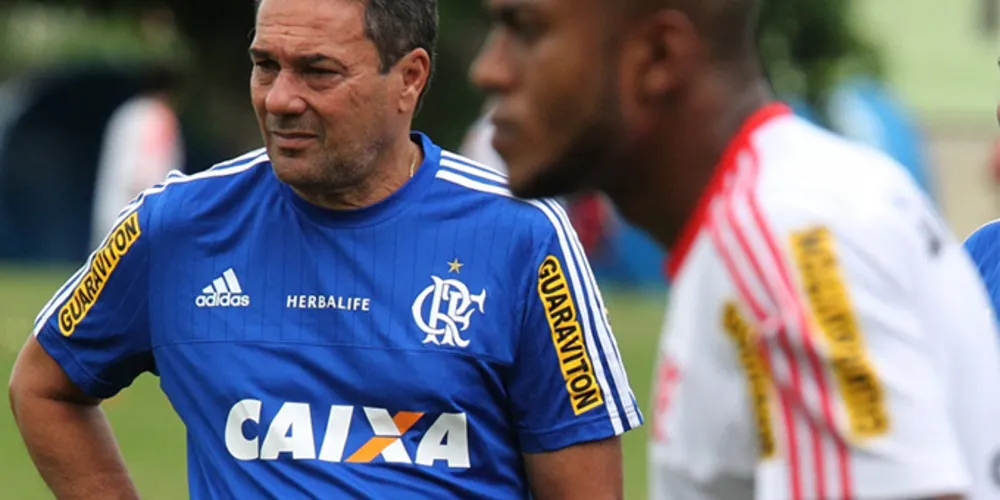 Imagem ilustrativa da imagem Flamengo volta a treinar pensando no clássico
