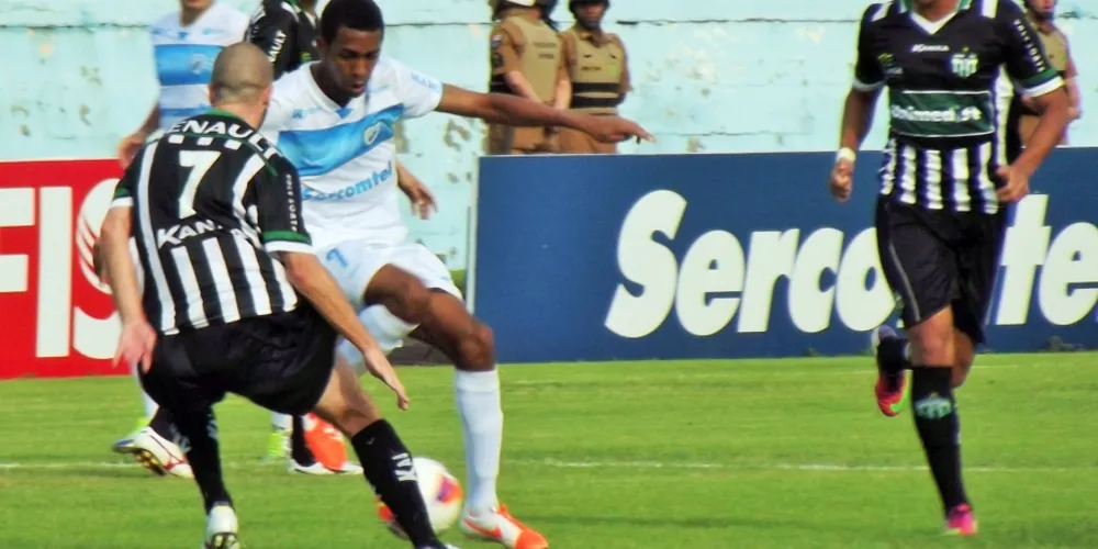 Imagem ilustrativa da imagem Londrina perde em casa e Maringá fica perto da semifinal