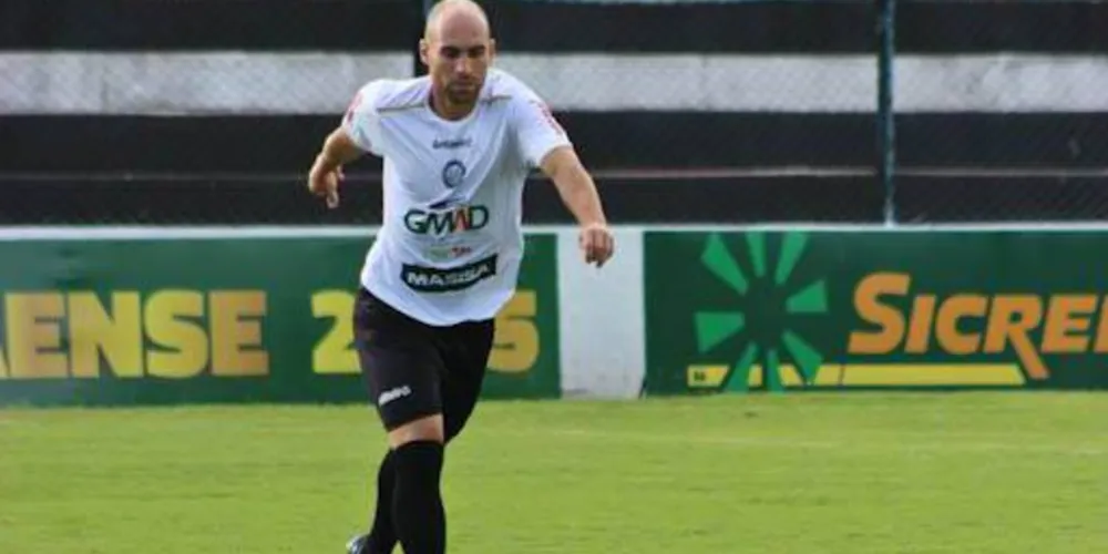 Imagem ilustrativa da imagem Paraná quer contratar volante Lucas, do Operário