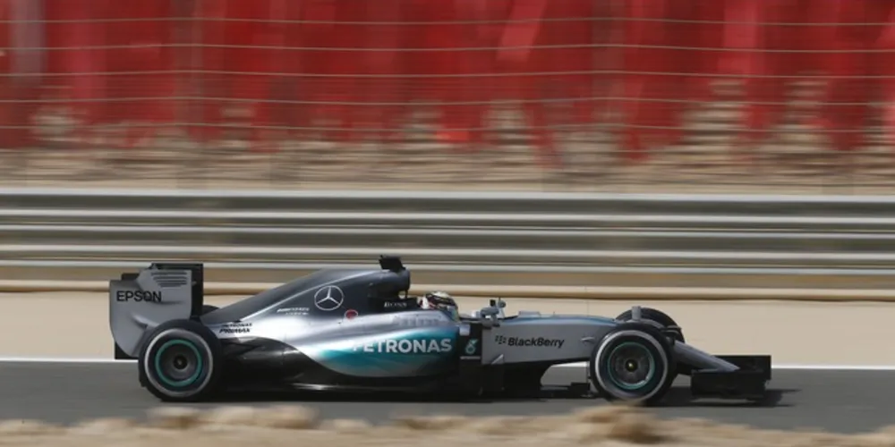 Imagem ilustrativa da imagem Mercedes nega prioridade a Hamilton e destaca Rosberg